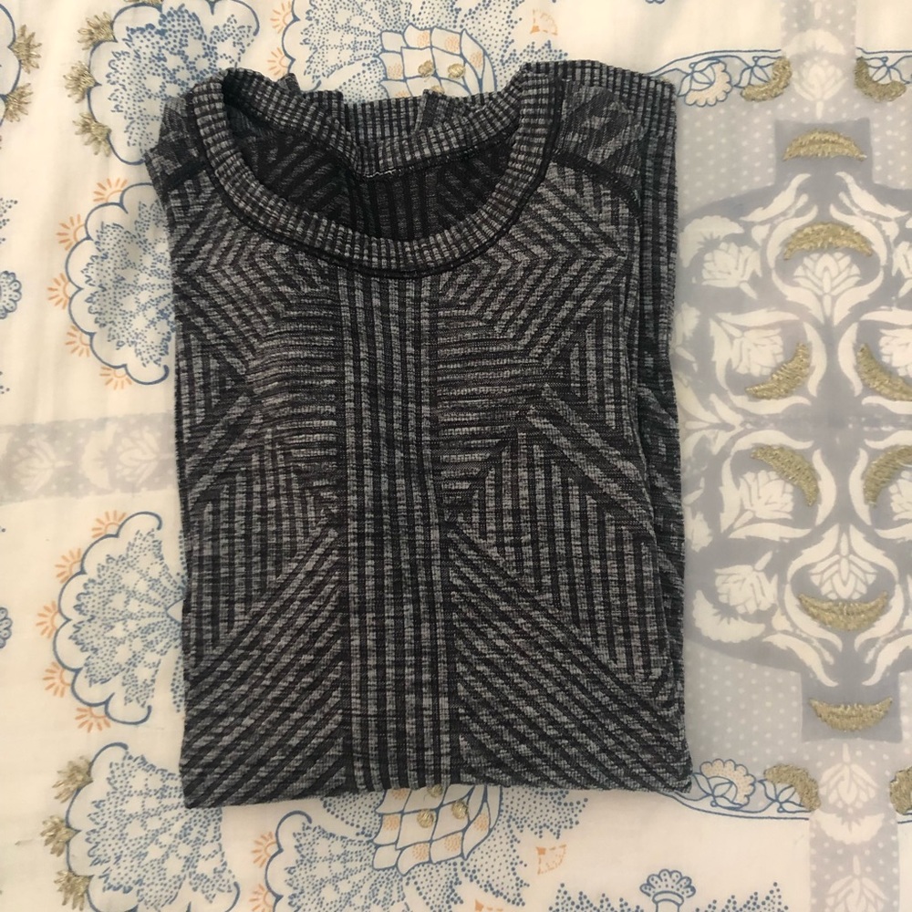 Lululemon Women’s Long Sleeve Gray Size 6